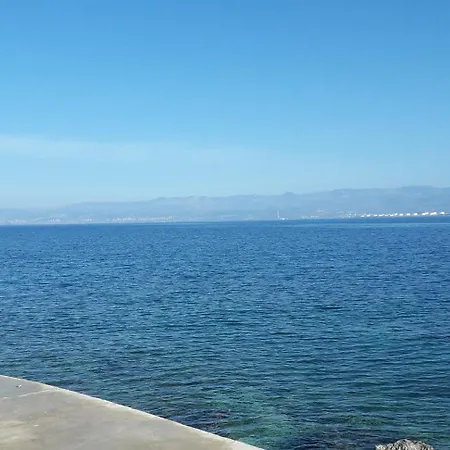 Ksenija, Malinska, Vantacici, Island Krk アパート