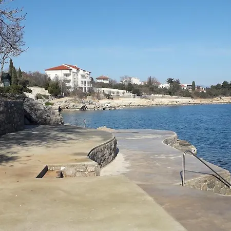 Ksenija, Vantacici-malinska, Island Krk