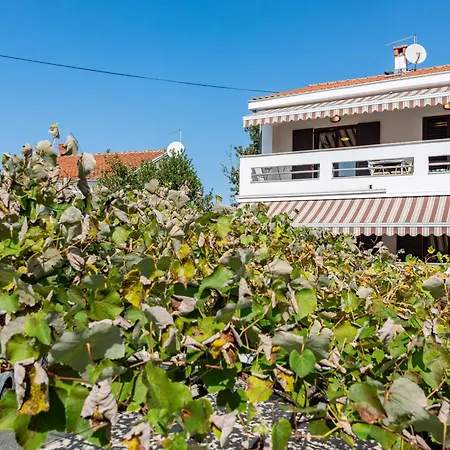 Apartment Ksenija, Vantacici-malinska, Island Krk *