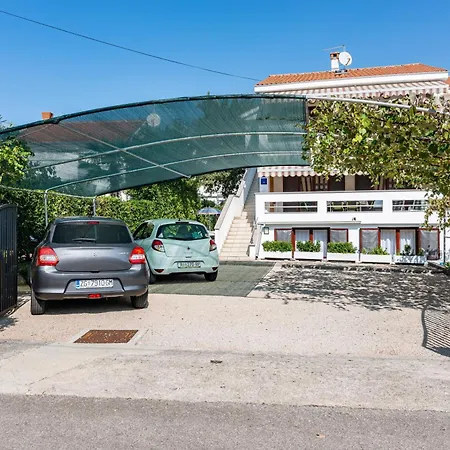 Ksenija, Vantacici-malinska, Island Krk