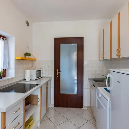 Apartment Ksenija, Vantacici-malinska, Island Krk Vantacici