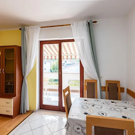 Ksenija, Malinska, Vantacici, Island Krk アパート *