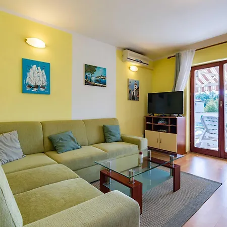 Ksenija, Malinska, Vantacici, Island Krk