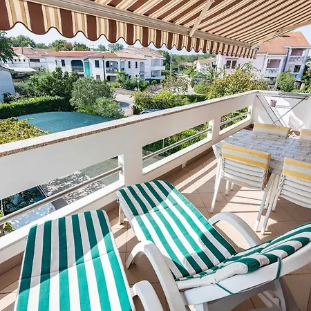 Ksenija, Malinska, Vantacici, Island Krk アパート *